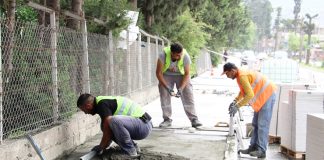 Kaldırım Yenileme Çalışmaları Sürüyor