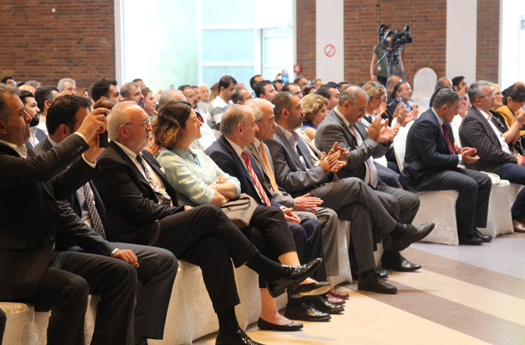 gadir-hum-konferansi3