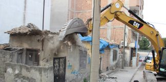 Kentteki Üç Metruk Bina Daha Yıkıldı
