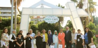 Ak Parti’li Belediye Başkanlarının Eşleri İskenderun’da Down Cafe’de Bir Araya Geldi