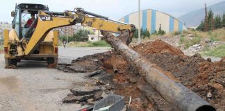İskenderun’da Sürekli Arıza Veren Paslı Borular Yenilendi