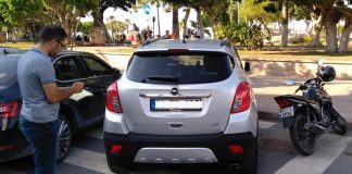 Zabıta Ekipleri Yaya Geçitlerine Park Eden Araçlara İşlem Yapıyor