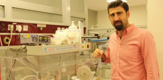 Op. Dr. Çeliker 3 Günlük Bebeği Hayata Bağladı
