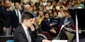 İSTE’nin Otistik Öğretim Görevlisi Buğra Çankır New York’ta BM Salonu’nda Konser Verecek