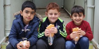 Öğrencilere Su Ürünleri Tanıtıldı, Balık Ekmek Dağıtıldı