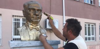 Büyükşehir’den Atatürk Büstlerine Bakım Çalışması