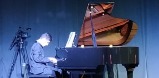 Üstün Yetenekli Deniz Örak Eğitime Katkı İçin Resital Verdi