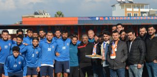 Taraftarlardan İskenderunspor’a Baklava İkramı