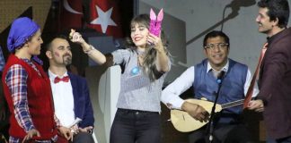 Öğretmenlerden Muhteşem Tiyatro Gösterisi