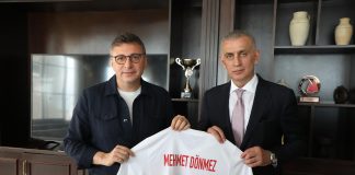 Hacıosmanoğlu’ndan Başkan Dönmez’e Milli Takım Forması