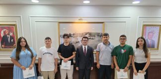 Kaymakam Eroğlu, LGS ve YKS’de Başarı Sağlayan Öğrencileri Ağırladı