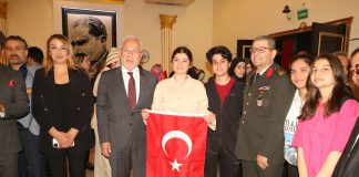 ‘Çanakkale Geçilmez’ Ayakta Alkışlandı