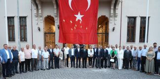 Protokol Üyeleri ve Vatandaşlar Bayram Coşkusunu Birlikte Yaşadı