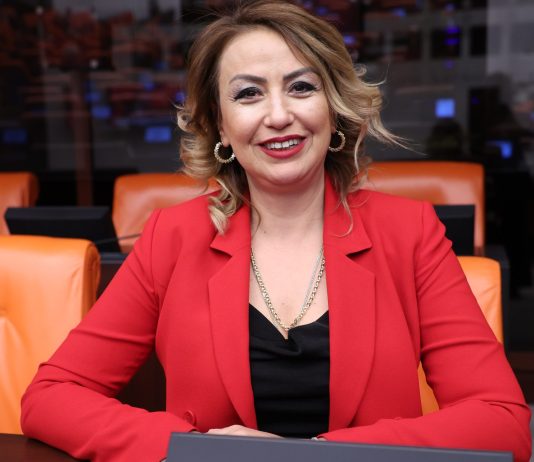 CHP’li Kara; “Kadın Hareketinin Görevi Cumhuriyet Bayrağını İleriye Taşımaktır”