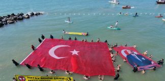 19 Mayıs Coşkusu Denizle Buluştu