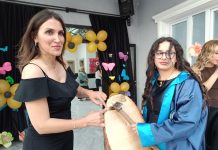 Depremin Ardından Umutla Yükselen Okul İkinci Mezunlarını Verdi