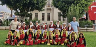 5 Temmuz İlkokulu Halk Oyunları Ekibinden Renkli Gösteri