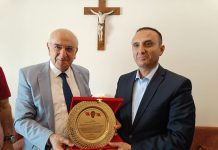 Nevzat Güneş’ten Aziz Corç Kilisesi Cemaatine Veda Ziyareti