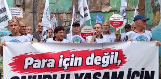 Emeklilerden İskenderun’da ‘İnsanca Yaşama’ Eylemi