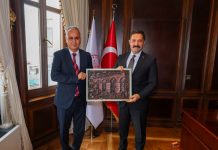 “Erzin’in Hafızası” Rölyefi Vali Masatlı’ya Sunuldu